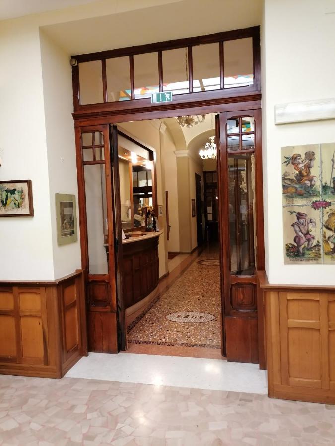 ריולו טרמה Hotel Antico Borgo מראה חיצוני תמונה