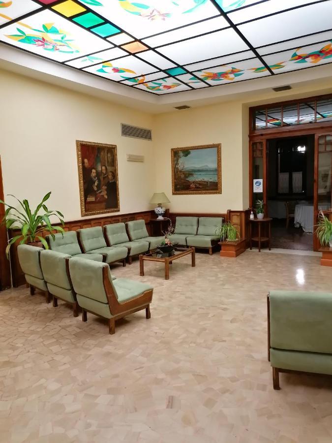 ריולו טרמה Hotel Antico Borgo מראה חיצוני תמונה