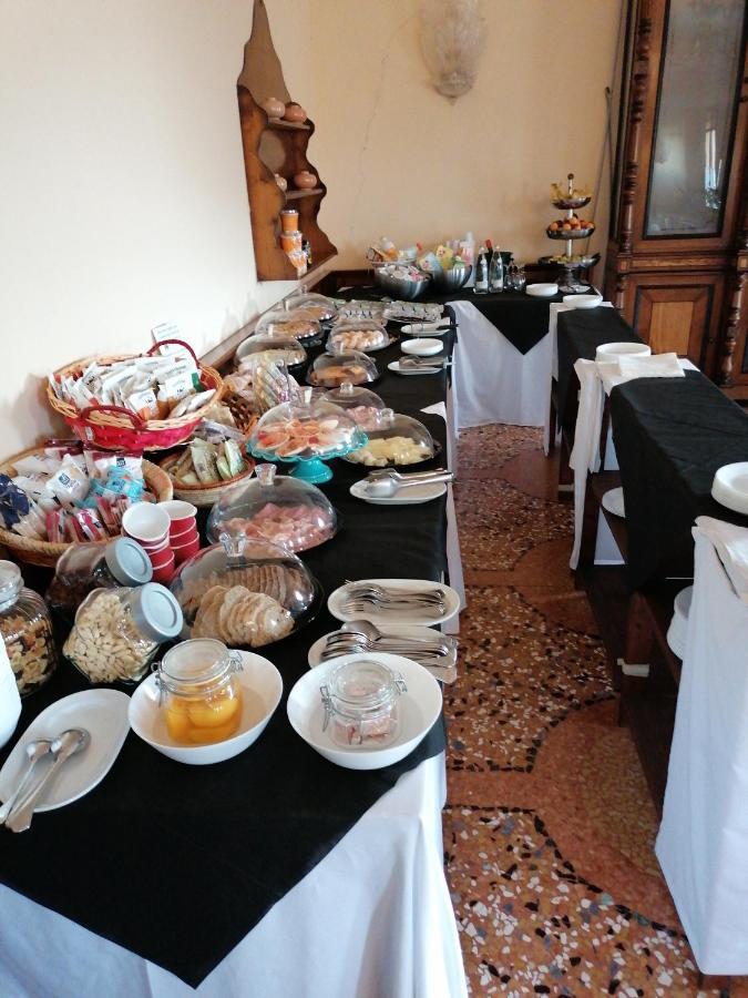 ריולו טרמה Hotel Antico Borgo מראה חיצוני תמונה