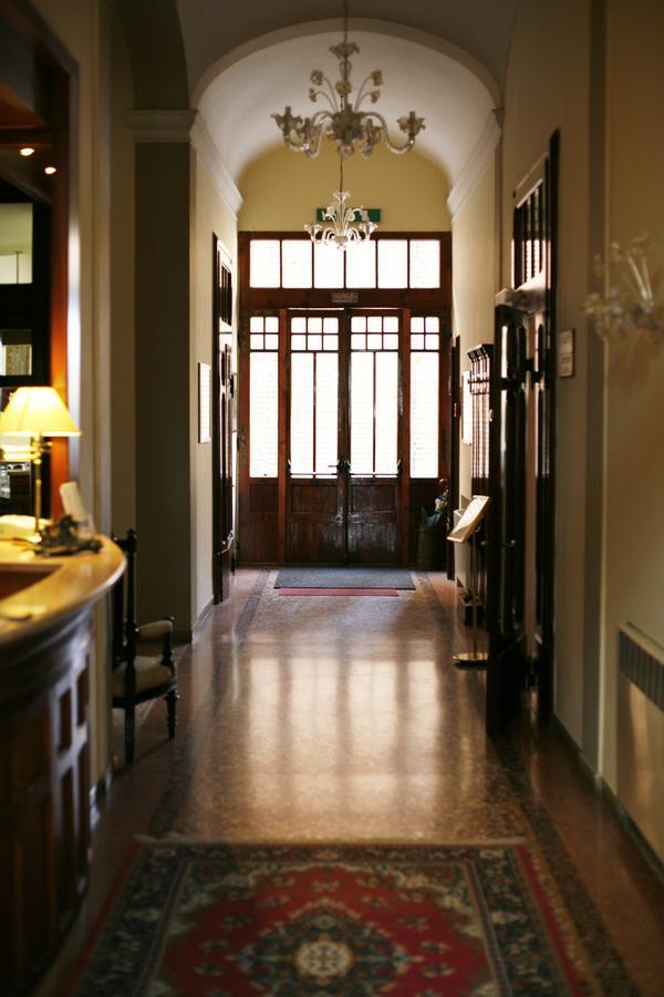 ריולו טרמה Hotel Antico Borgo מראה חיצוני תמונה