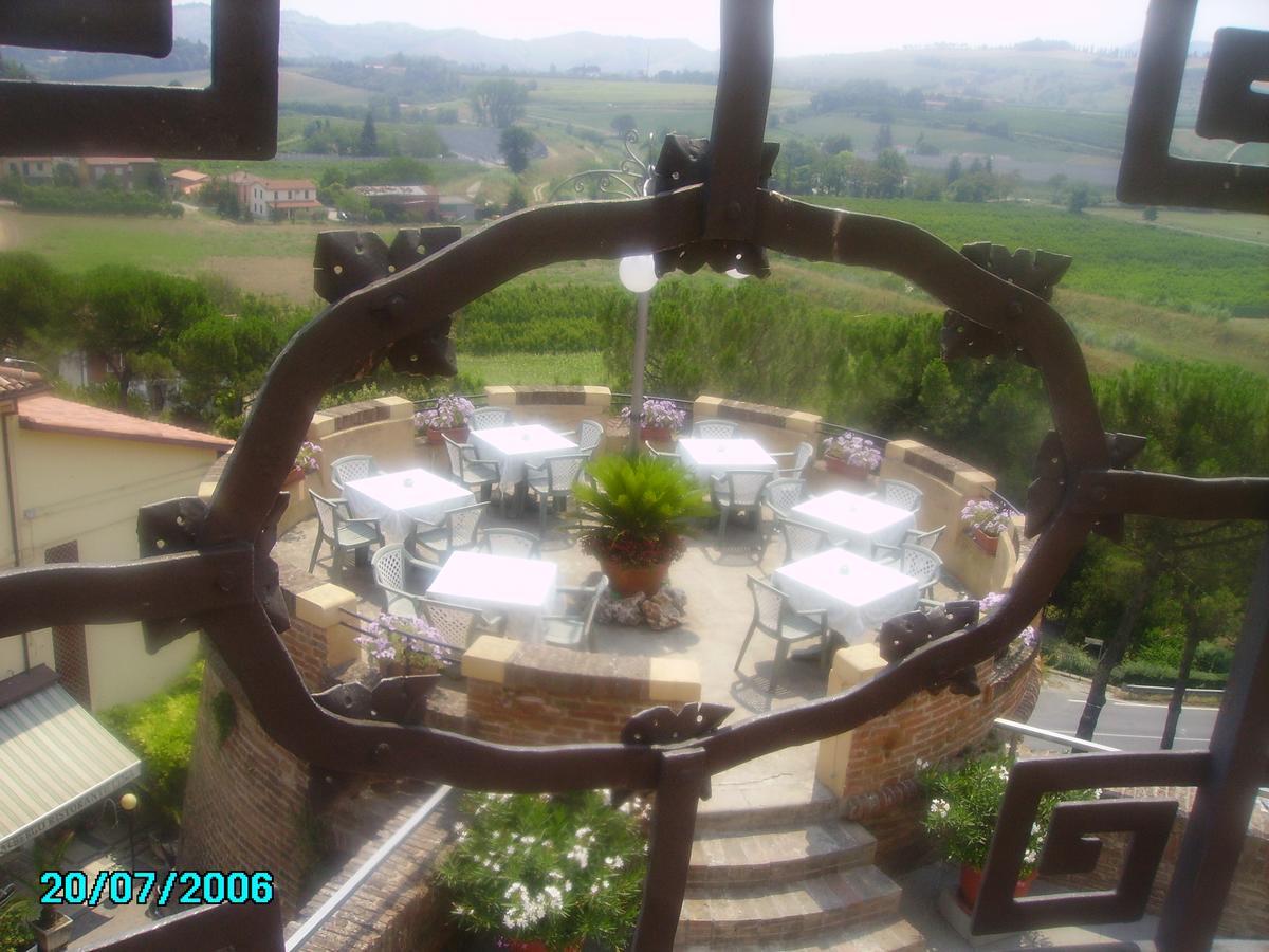 ריולו טרמה Hotel Antico Borgo מראה חיצוני תמונה