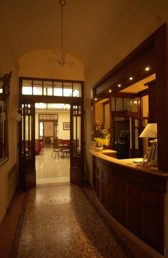 ריולו טרמה Hotel Antico Borgo מראה חיצוני תמונה