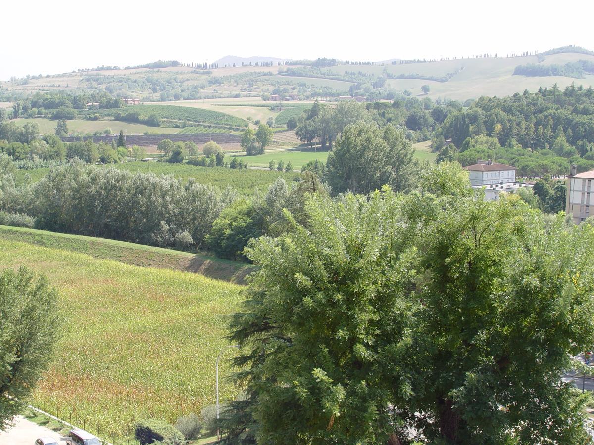 ריולו טרמה Hotel Antico Borgo מראה חיצוני תמונה