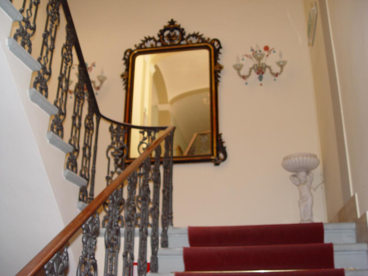 ריולו טרמה Hotel Antico Borgo מראה חיצוני תמונה