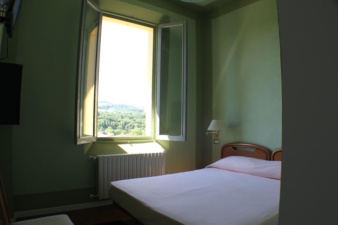ריולו טרמה Hotel Antico Borgo מראה חיצוני תמונה