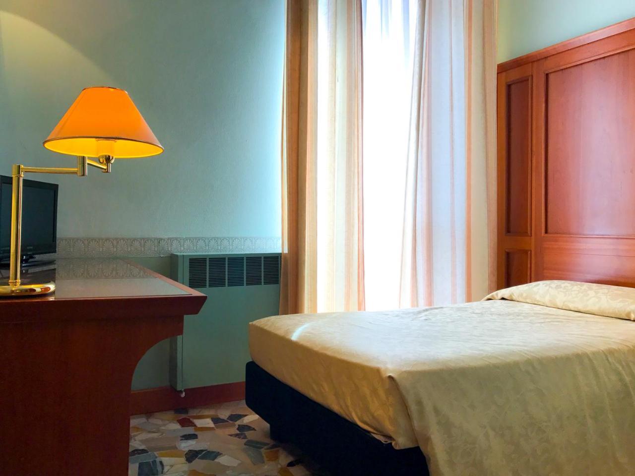 ריולו טרמה Hotel Antico Borgo מראה חיצוני תמונה