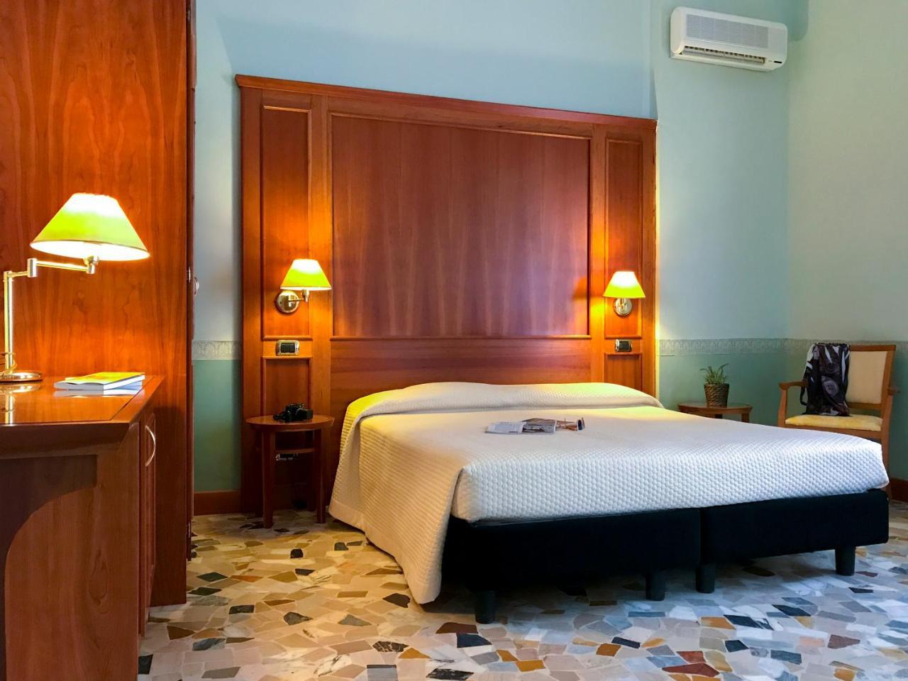 ריולו טרמה Hotel Antico Borgo מראה חיצוני תמונה