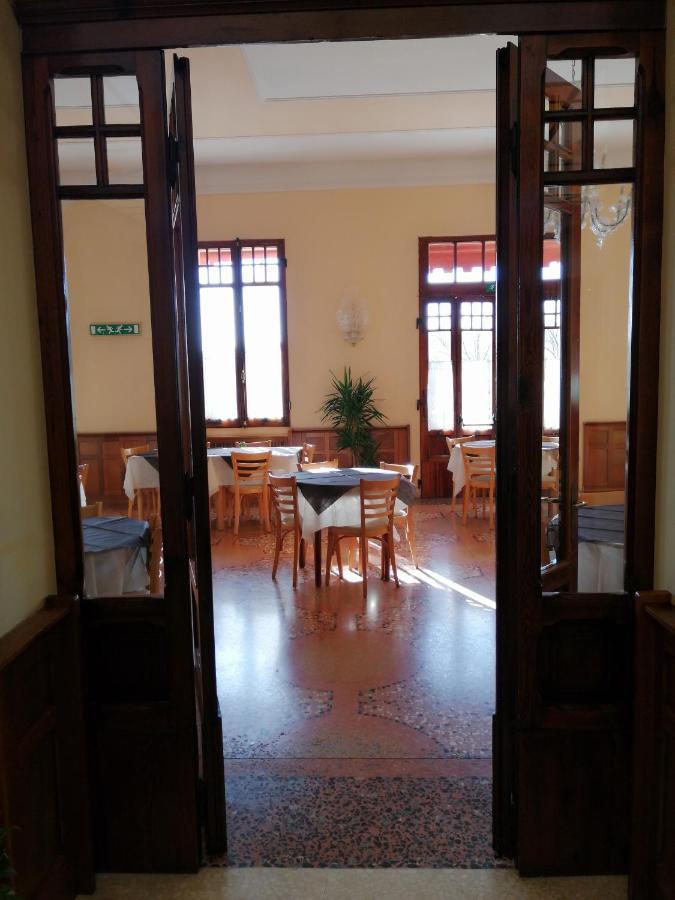 ריולו טרמה Hotel Antico Borgo מראה חיצוני תמונה