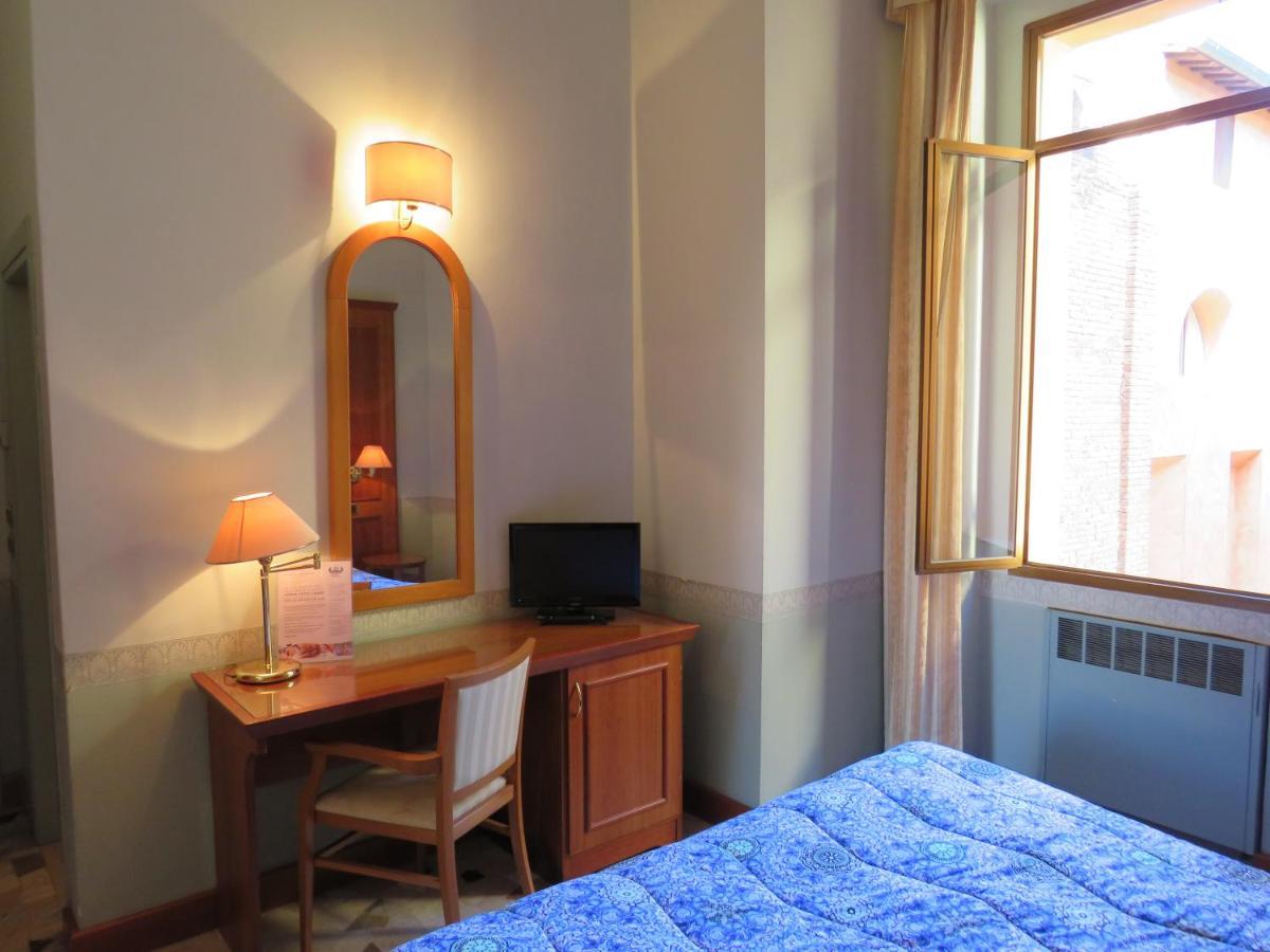 ריולו טרמה Hotel Antico Borgo מראה חיצוני תמונה
